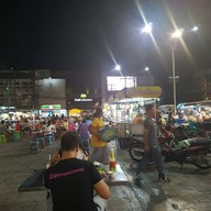 ต้นอาหารตามสั่ง ตลาดโต้รุ่งทุ่งศรีเมือง