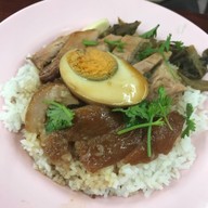 เมนูของร้าน ฮ.โภชนา