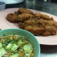 เมนูของร้าน หน้าผา ปลาทอดมัน