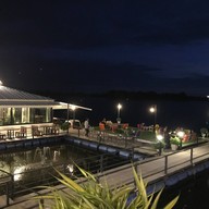 Lakeside Coffee & Cuisine