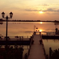 Lakeside Coffee & Cuisine