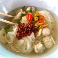 เมนูของร้าน ก๋วยเตี๋ยวปลาป้าแจ๋ว