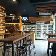 บรรยากาศ aBeer Home Bar And Gallery