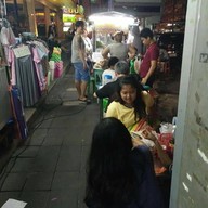 ลูกชิ้นหมูน้ำใสเฮียบู้ อุดมสุข