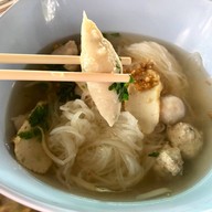 เมนูของร้าน ก๋วยเตี๋ยวปลาป้าแจ๋ว