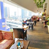 บรรยากาศ Issaya La Patisserie Emquartier