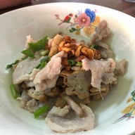 นายเชวงก๋วยเตี๋ยว (ลูกชิ้นหมูท่าตะโก)