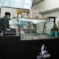 บรรยากาศ Empty Tasty อารีย์