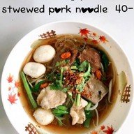 ก๋วยเตี๋ยวหมูตุ๋น