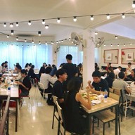 บรรยากาศ แซ่บ สาทร