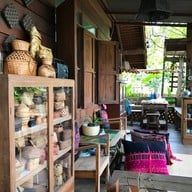 บรรยากาศ กาแฟในสวนบ้านงามแสงเดือน