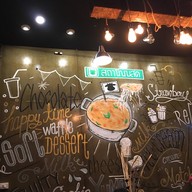 บรรยากาศ สถานีนมสด ประตู 10