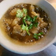 เมนูของร้าน หูฉลามน้ำแดงบรั่นดี น้องนิว เยาวราช