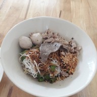 เมนูของร้าน ก๋วยเตี๋ยวเรือคุณยาย