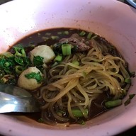 เมนูของร้าน เอี่ยม "อร่อย สมัยใหม่" ศูนย์ประชุมกาญจนาภิเษก