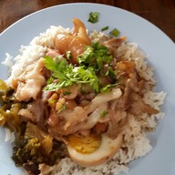 เมนูของร้าน ข้าวมันไก่ หน้าสถานีรถไฟลำปาง