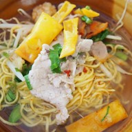 ก๋วยเตี๋ยวไทยครูตอม สายหนองปิง