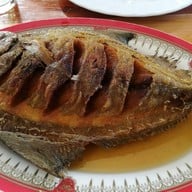 เมนูของร้าน ครัวเจ๊แมว ปากน้ำปราณ