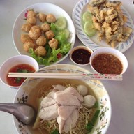เมนูของร้าน ก๋วยเตี๋ยวปลา vip