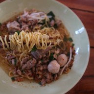 บ้านก๋วยเตี๋ยวชักธงดู๋ดี๋