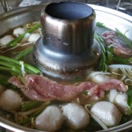 เมนูของร้าน ลูกชิ้นฮ่องเต้ (เจ้าเก่ามหาสิน) สุภาพงษ์ 3 แยก 3