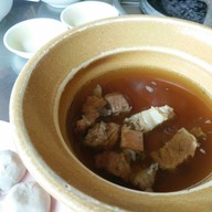 เมนูของร้าน ลูกชิ้นฮ่องเต้ (เจ้าเก่ามหาสิน) สุภาพงษ์ 3 แยก 3