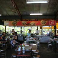 บรรยากาศ ลูกชิ้นฮ่องเต้ (เจ้าเก่ามหาสิน) สุภาพงษ์ 3 แยก 3