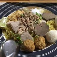 ก๋วยเตี๋ยวหมูโกเหม่ง (เจ้าเก่า) ตลาดหนองจอก