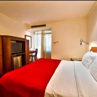 โรงแรมเดอะวิคตอรี่เรสซิเด้นซ์