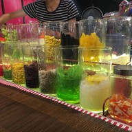 รวมมิตรแม่พลอย