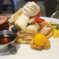 White Shuffle เซ็นทรัล อีสวิลล์