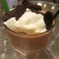 White Shuffle เซ็นทรัล อีสวิลล์