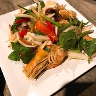 เมนูของร้าน สวนอาหารบ้านจอมพล