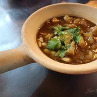 เมนูของร้าน หูฉลามน้ำแดงบรั่นดี น้องนิว เยาวราช