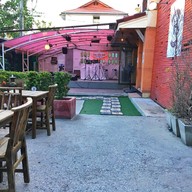 Cha Cha Bar Chiangmai pub&restaurant