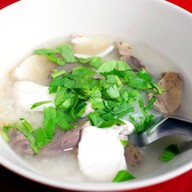 เมนูของร้าน ข้าวต้มปลาลุงหนวด ศรีราชา