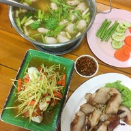 ซุ้มแซ่บ