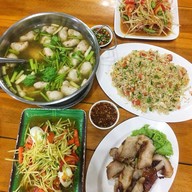 ซุ้มแซ่บ