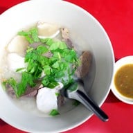 เมนูของร้าน ข้าวต้มปลาลุงหนวด ศรีราชา