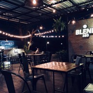 Swig Bar & Restaurant