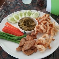 ข้าวซอยแม่พิกุล