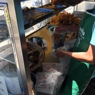 ป้าลัยเกี๊ยวกรอบ