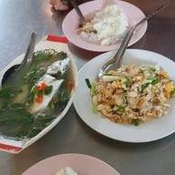 เมนูของร้าน ครัวปลาทู (ทิดอ้วน) บางแสน