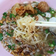 เตี๋ยว เตี๋ยว จ๊า เจ๊ตู่ พระราม2