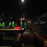 บรรยากาศ Game Over Lounge ทองหล่อ