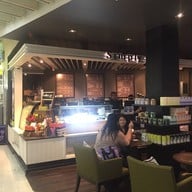 Simply W Cafe La Villa, Ari