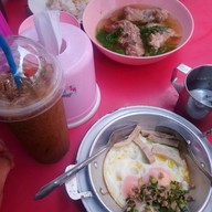 เมนูของร้าน ตี 5 Breakfast