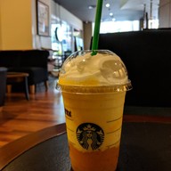 เมนูของร้าน Starbucks อาคารบุญมิตร