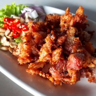 เมนูของร้าน เพียรศรี ส้มตำ ไก่ย่างเหรียญทอง