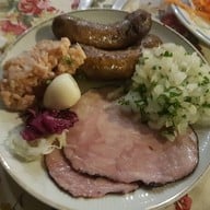 Auf der Au Garden บ้านแสงสิงห์